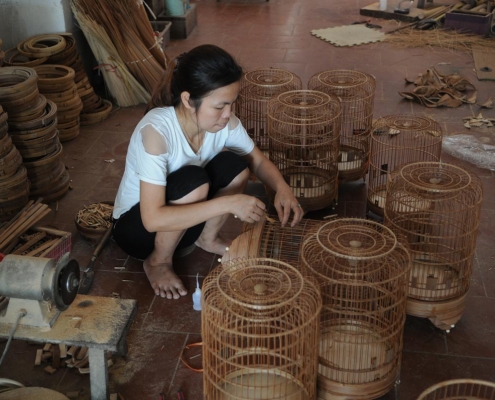 Artisanat de fabrication de cage à oiseaux près de Hanoi