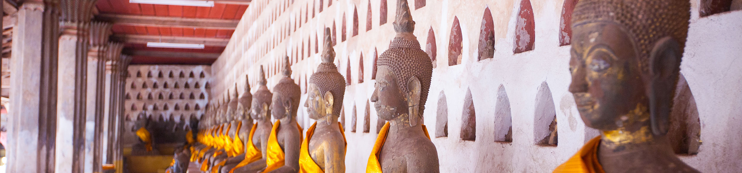Statues de Bouddha au Wat Sisaket à Vientiane