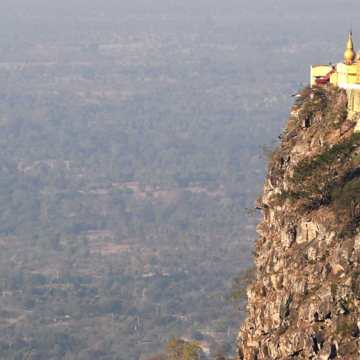 Mont Popa en Birmanie avec Carnets d'Asie
