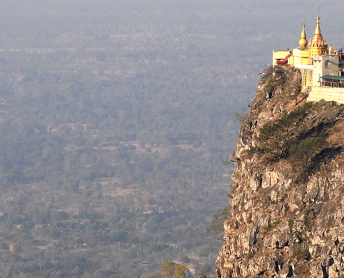 Mont Popa en Birmanie avec Carnets d'Asie