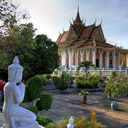 Visiter Phnom Penh avec Carnets d'Asie