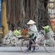 vendeur ambulant dans les rues de Hanoi capitale du Vietnam