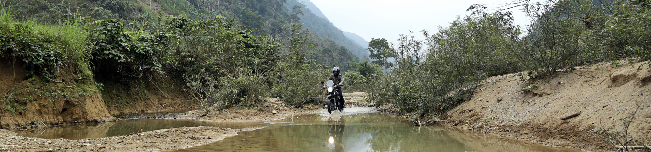 Le Vietnam à moto Ngoc Son