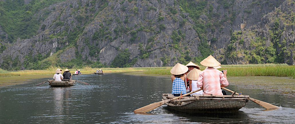 Balade en barque à Van Long dans le district de Ninh Binh