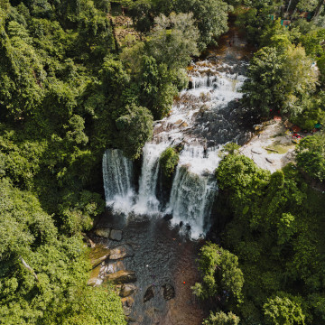 chutes d'eau de Phnom Kulen près de Siem Reap au Cambodge