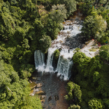 chutes d'eau de Phnom Kulen près de Siem Reap au Cambodge