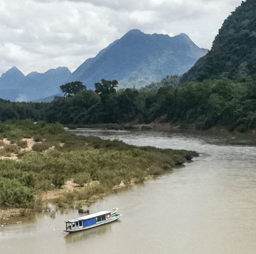 navigation sur la rivière Nam Ou au Nord Laos